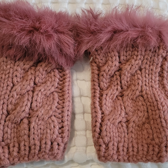 Fingerless knitted gloves - Picture 2 of 2